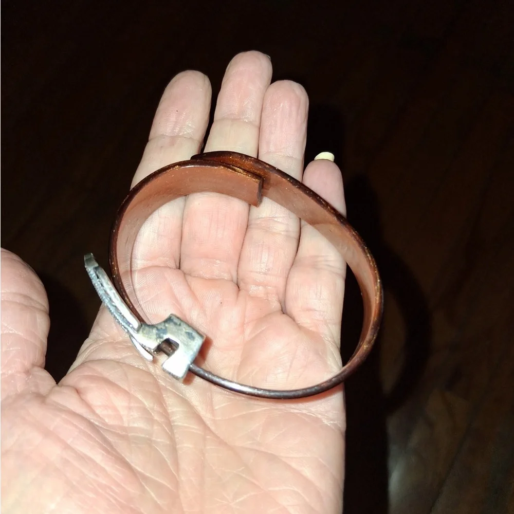Elegant Brown Wearable Tech Bracelet